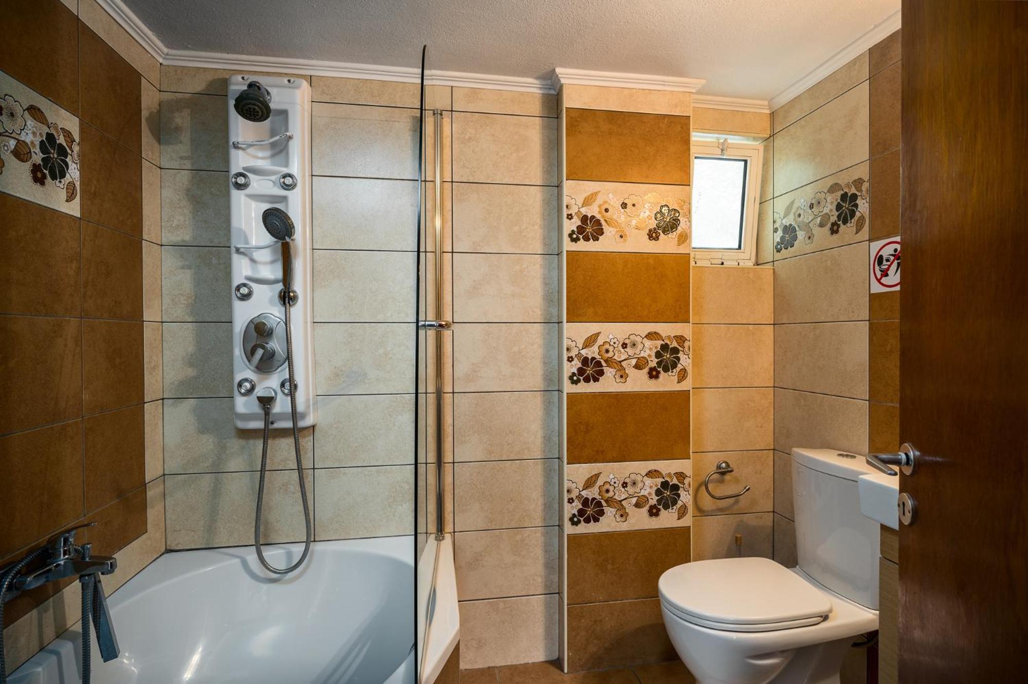 Agaloula Centrally Located Apartments, Lakka Екстер'єр фото