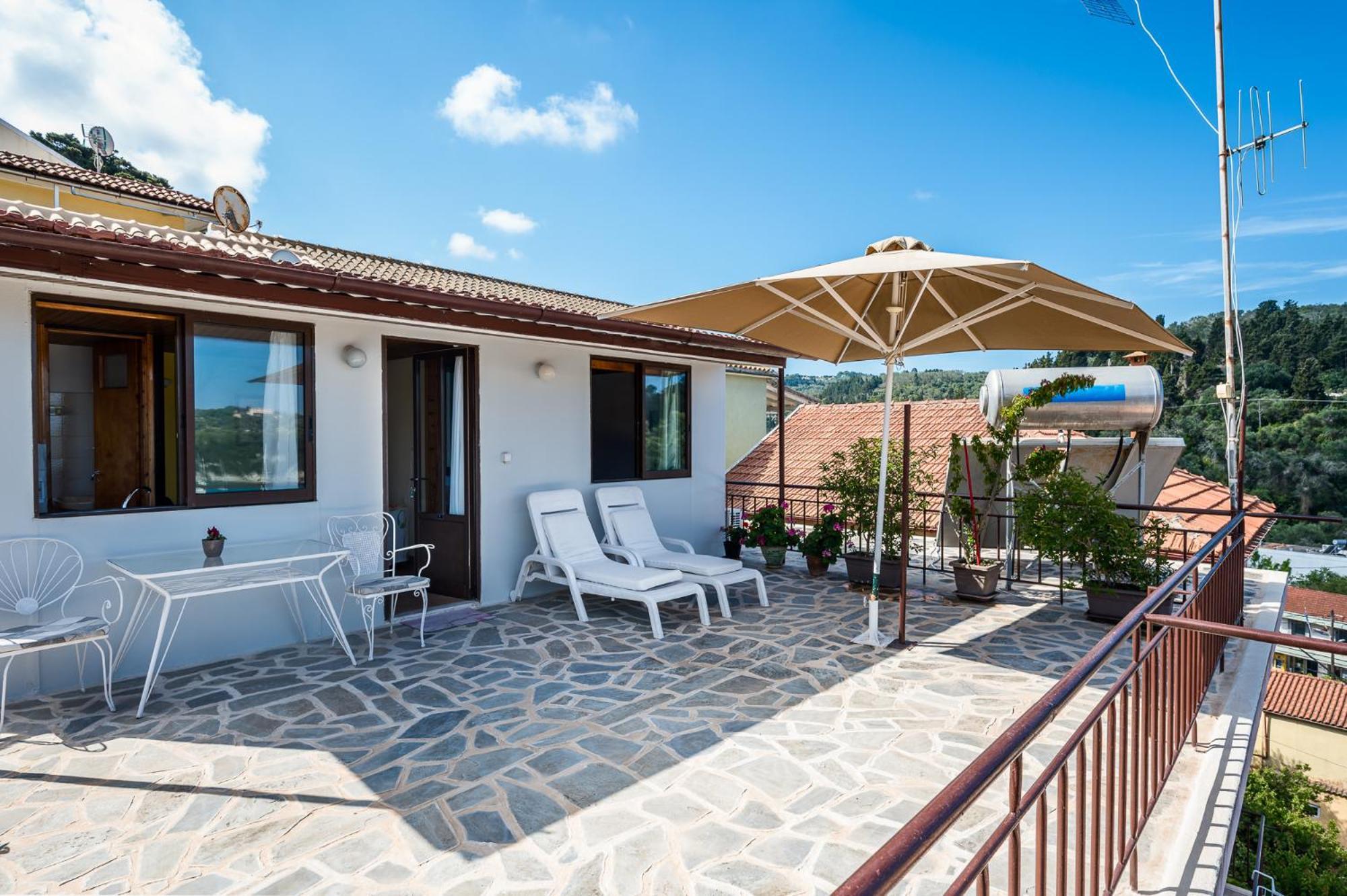 Agaloula Centrally Located Apartments, Lakka Екстер'єр фото