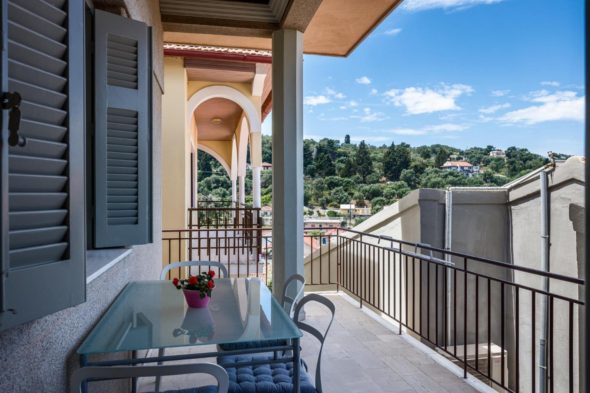 Agaloula Centrally Located Apartments, Lakka Екстер'єр фото